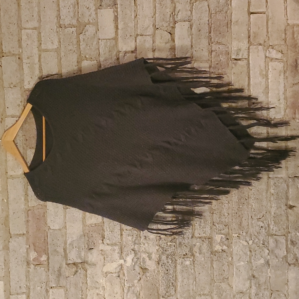 Womens's Charcoal Grey Knit Shall. One size.